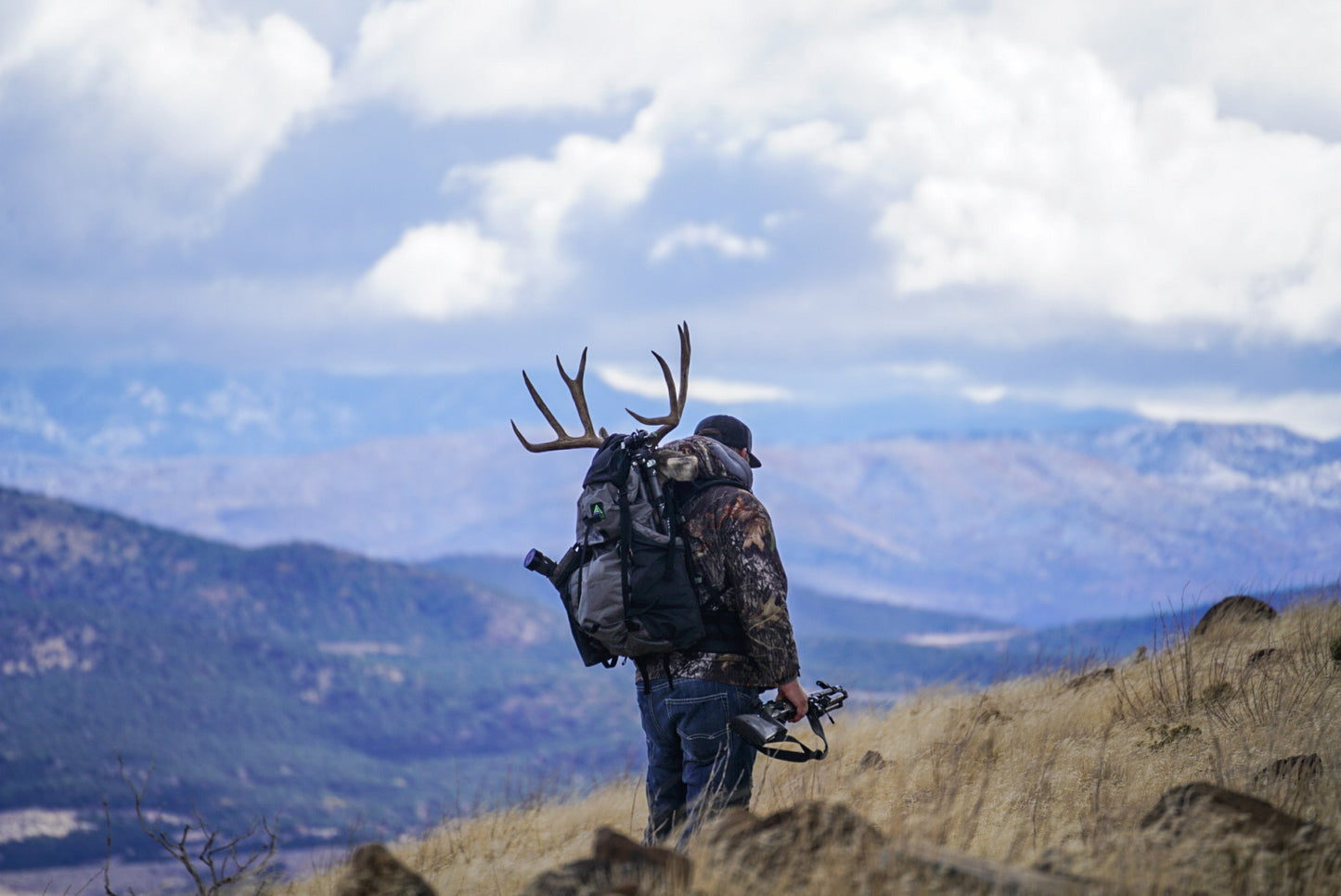 RYZE Flat Brim Mule Deer Hat Camo + Hunt Bundle