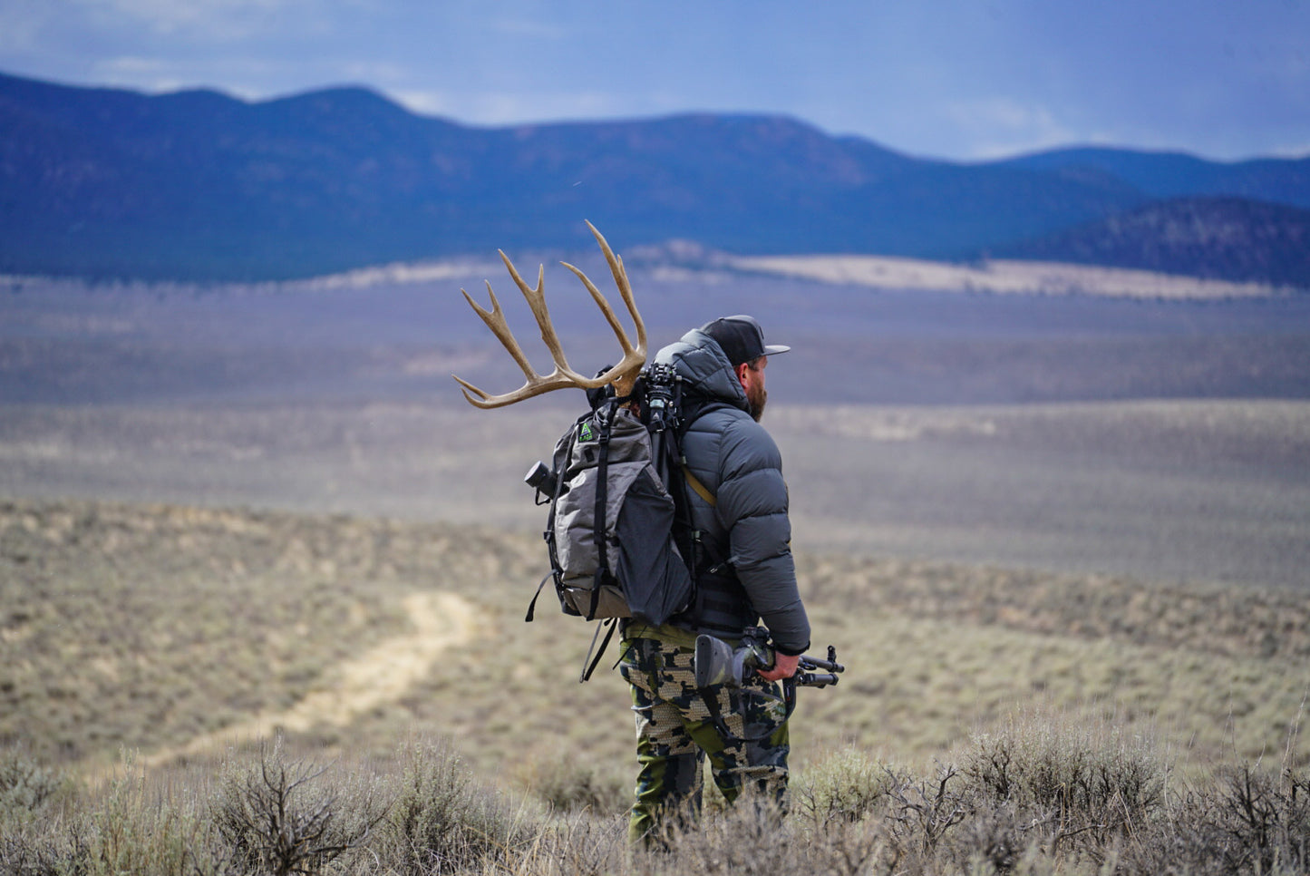 RYZE Flat Brim Mule Deer Hat Camo + Hunt Bundle